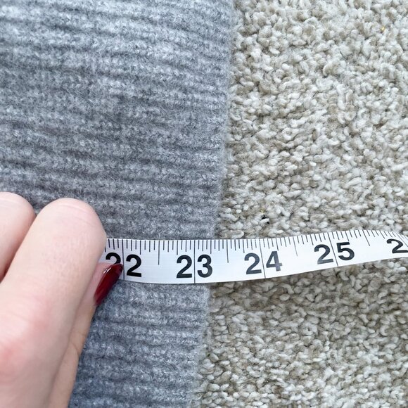 Vince 100% Cashmere Sweater Pullover Ribbed v-neck rib Grey, Size Small - Picture 8 of 8